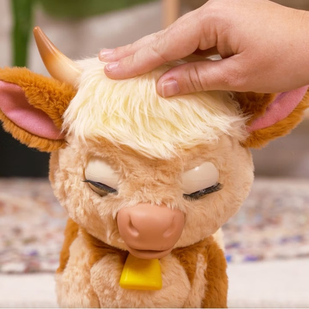 FUR REAL KROWA MAGGIE INTERAKTYWA 50 DŻWIĘKÓW I RUCHÓW MASKOTKA BUTELKA