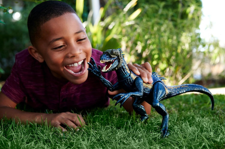 MATTEL JURASSIC WORLD FIGURKA DINOZAUR INDORAPTOR SUPERATAK DŹWIĘK ŚWIATŁO