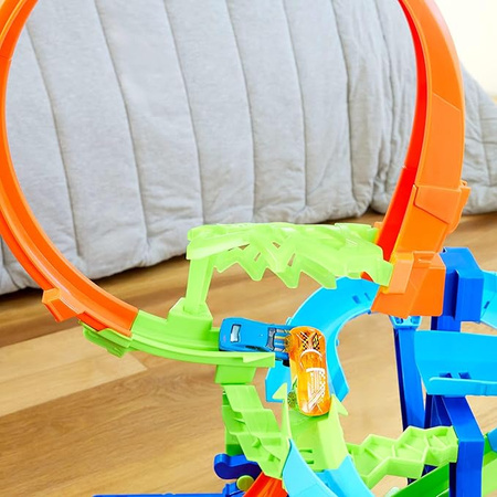 HOT WHEELS STUNT TRUCKS Powietrzna kraksa + autko, zestaw dla dzieci +5