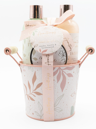 BCS ZESTAW PREZENTOWY KOSMETYKI NA ŚWIĘTA CIAŁA KĄPIELI ŚWIĄTECZNY