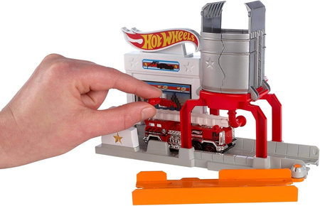 Tor Samochodowy Hot Wheels Pożar na Stacji Blaze Blast RedCar nr 32 FJN36