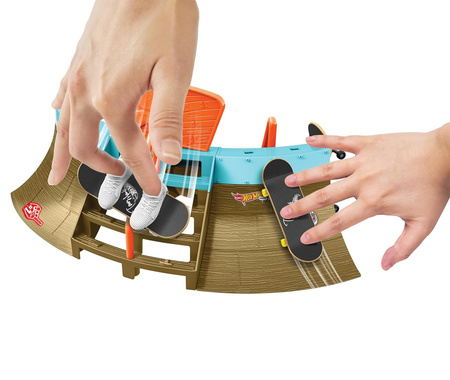HOT WHEELS SKATEPARK STADION FINGERBOARD DESKOROLKA Z BUTAMI MATTEL