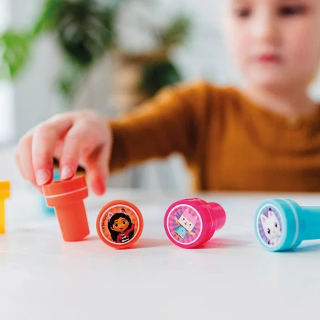 KOCI DOMEK GABI Pieczątki dla dzieci 12 szt. kolorowe stempelki DreamWorks