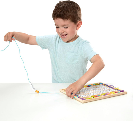 MELISSA & DOUG DREWNIANE KORALIKI Z LITERKAMI DO NAWLEKANIA ALFABET BEADS