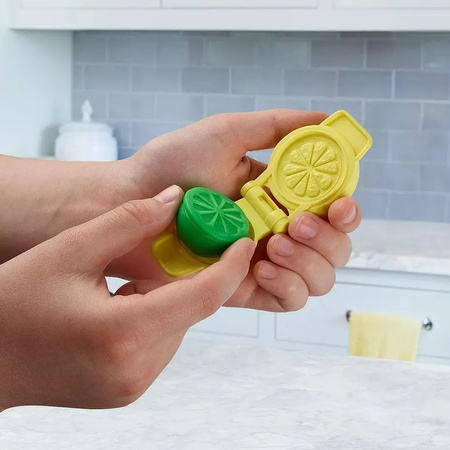 PLAY DOH CIASTOLINA HASBRO ZESTAW KITCHEN WYCISKARKA DO SOKÓW E7437