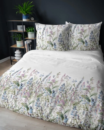 Pościel Satynowa 160x200 Biała w Niebiesko-Fioletowe Polne Kwiaty - Satin S
